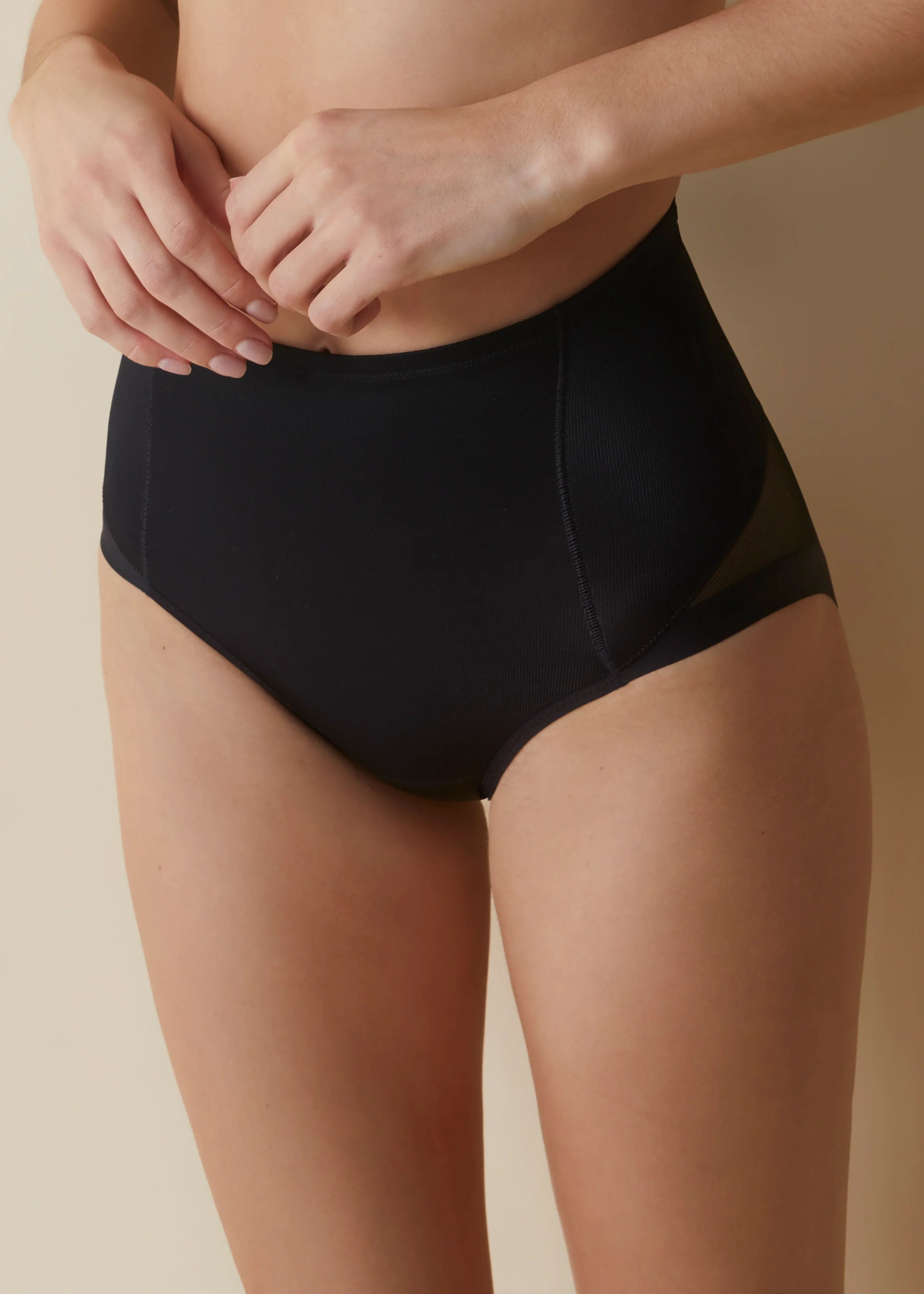 Slip modellante a vita alta con fianchi trasparenti - Image 5