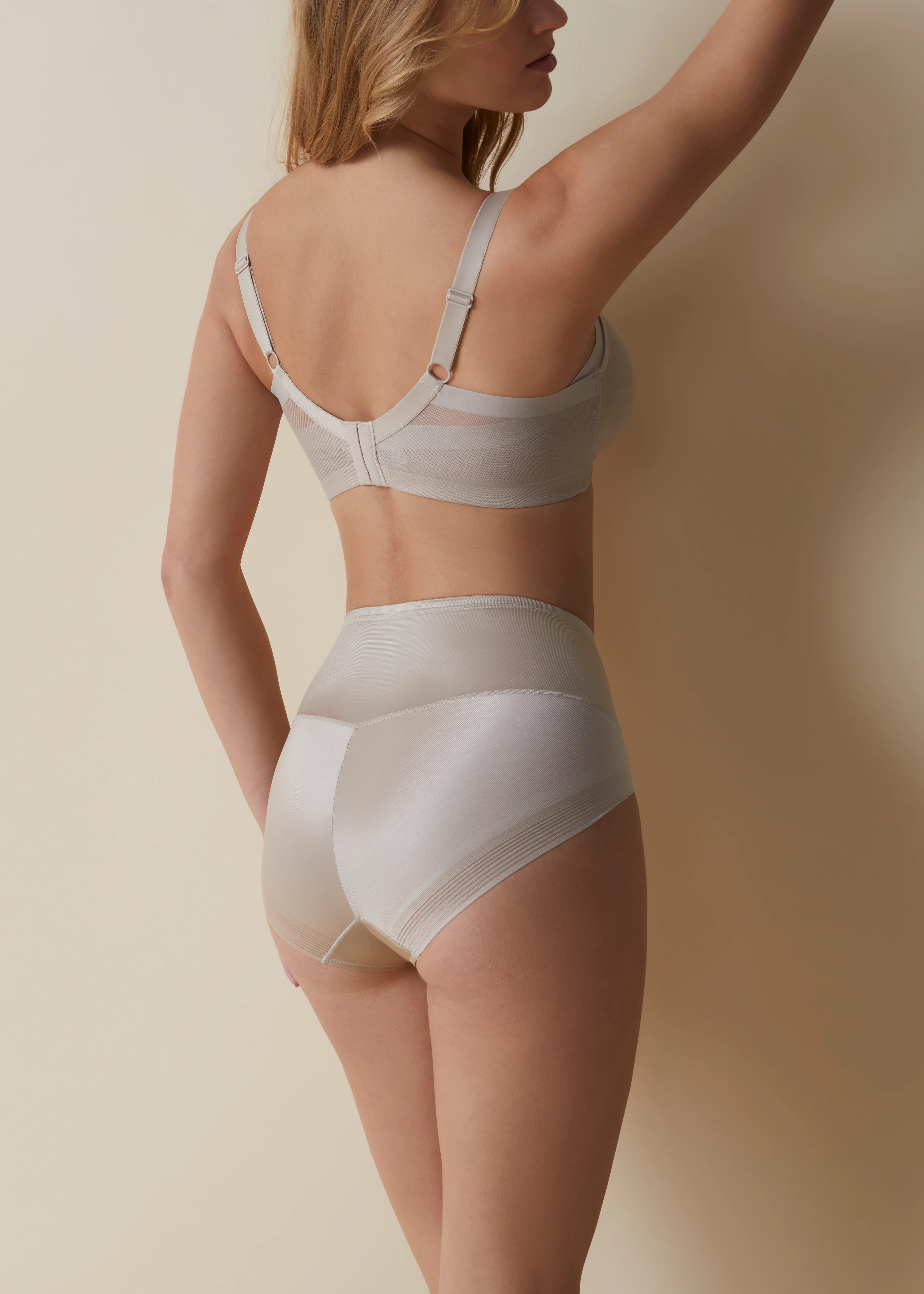 Reggiseno modellante con fascia alta comfort senza ferretto e senza imbottitura con coppe decorate - Image 7