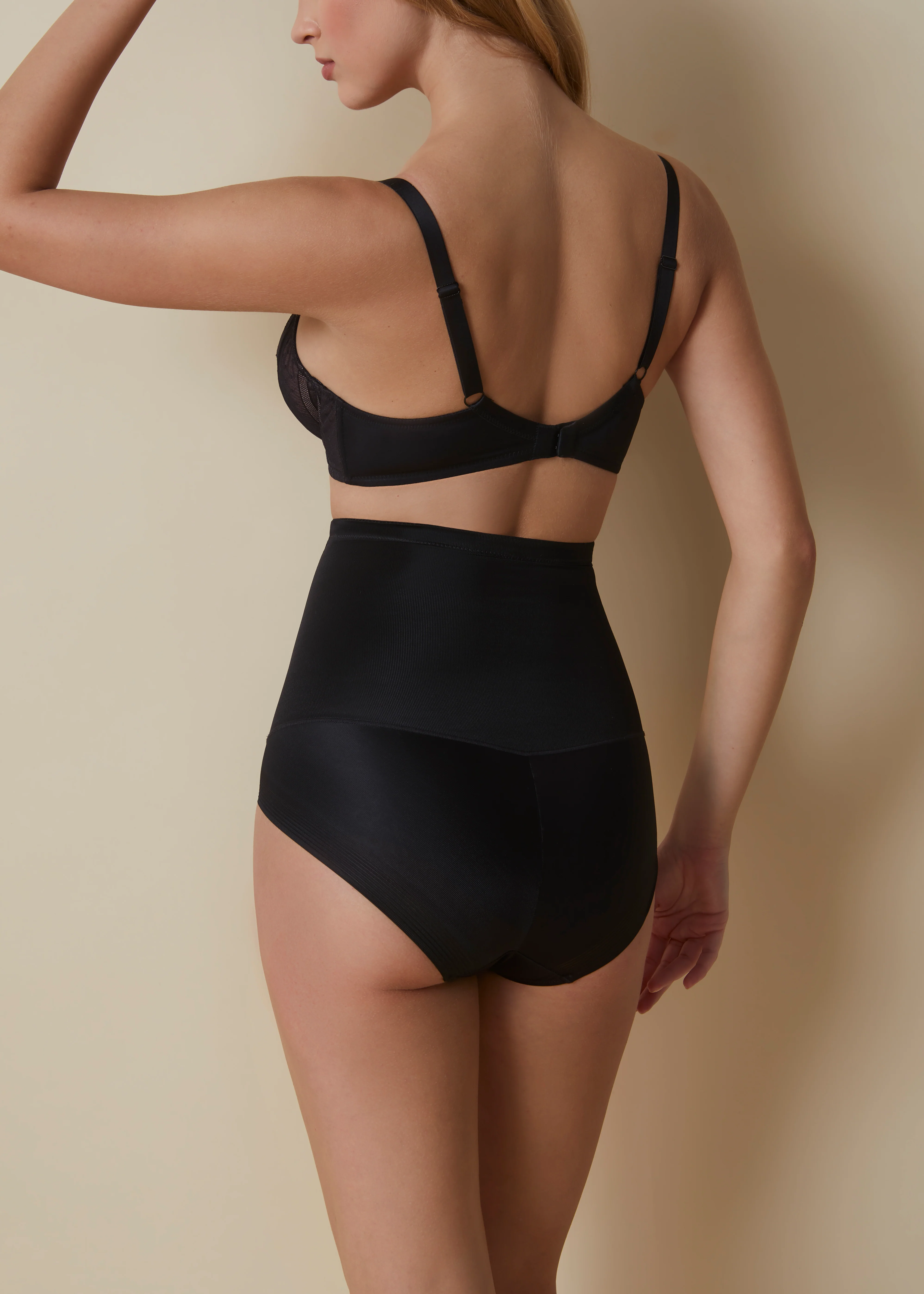 Reggiseno in elegante pizzo ricamato con ferretto e senza imbottitura - Image 14